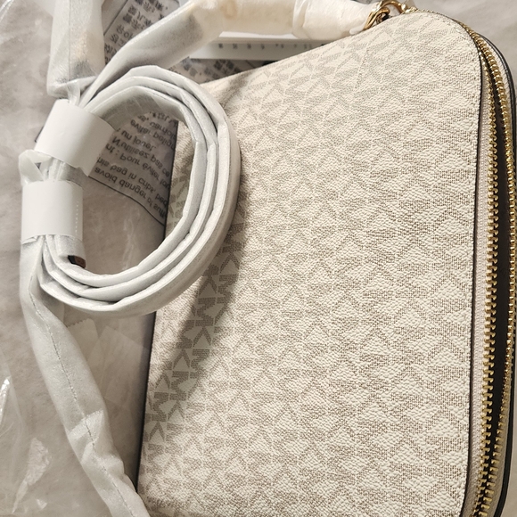 Michael Kors Jet Set Logo Crossbody Bag in Vanilla/Acorn - Picture 8 of 8